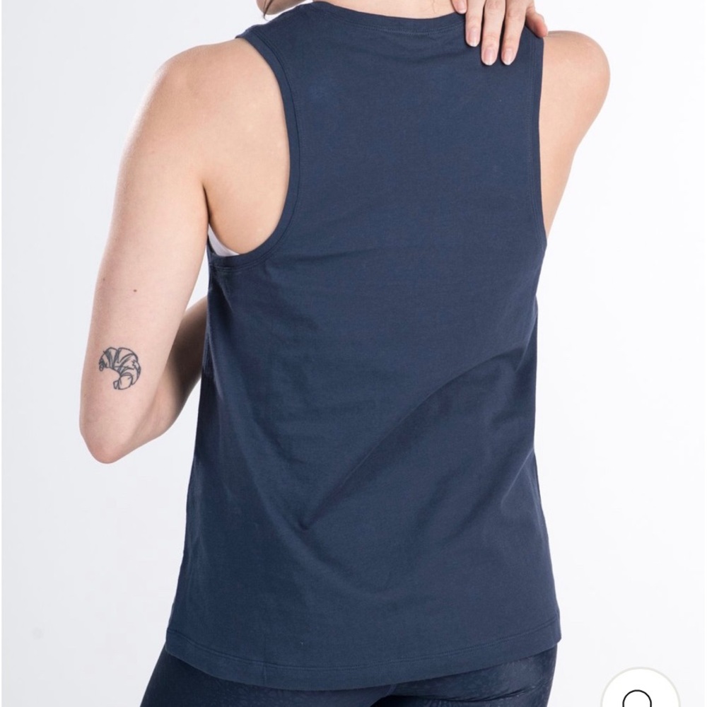 DYI navy muscle tank - Picture 3 of 4
